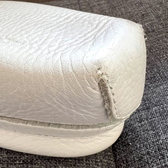 Minnetonka Women's White Leather Thunderbird Boat Sole Moccasin - US Size 6 - Picture 5 of 16